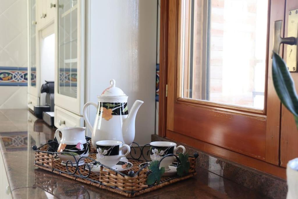 La Casa De Enfrente Βίλα Herencia Εξωτερικό φωτογραφία
